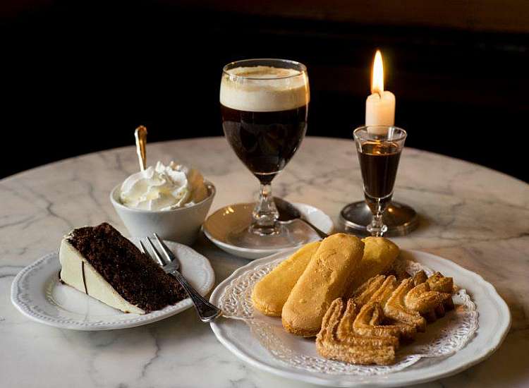 Merenda regale al caffè "Al bicerin"